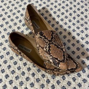 Steve Madden pointed toe snake skin studded flats size 8.5